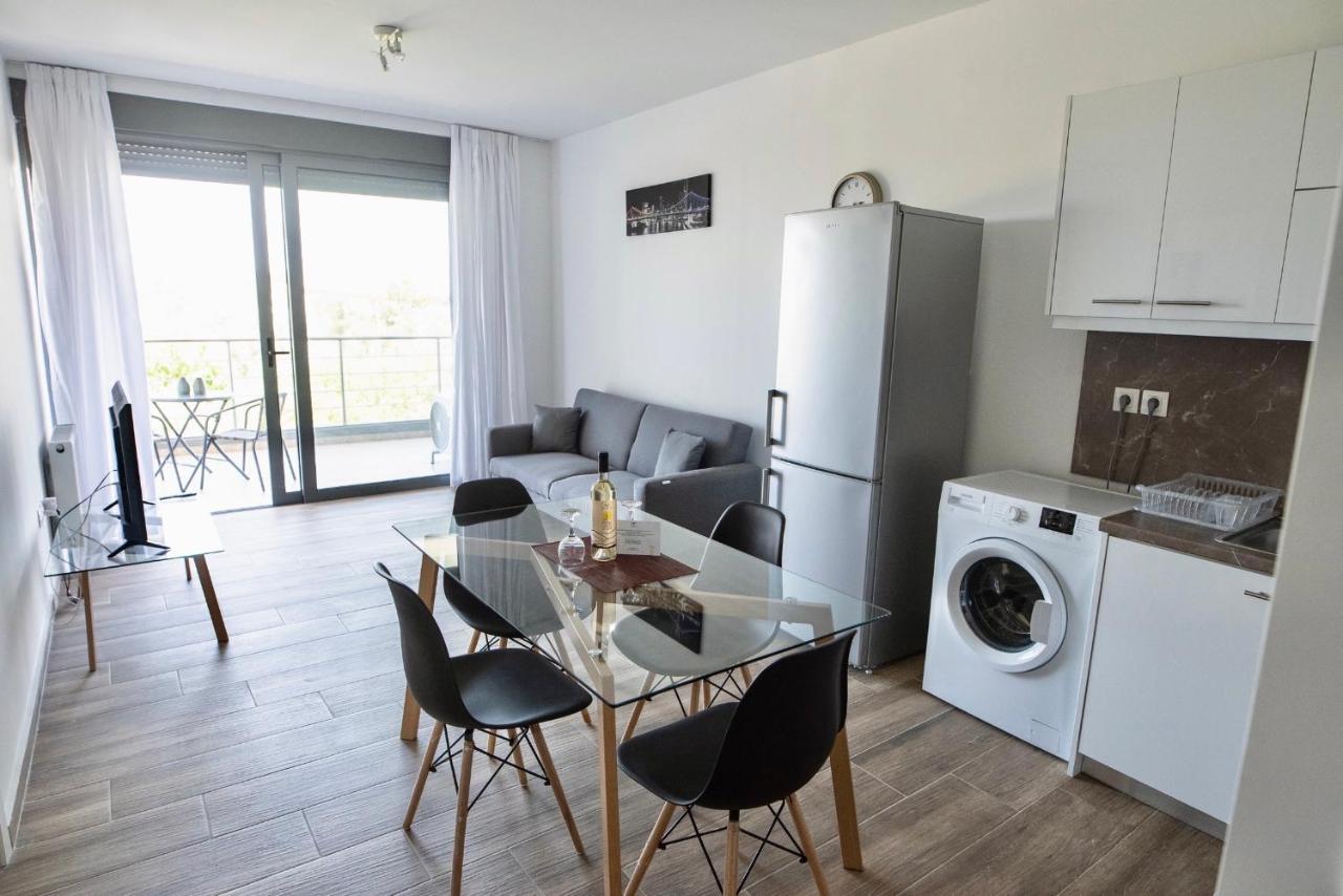 Cozy Apartment In Palaio Faliro With A Great View Athens Exterior photo